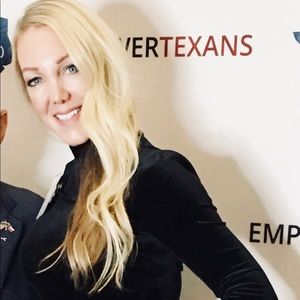 Meet your Posher, Christy